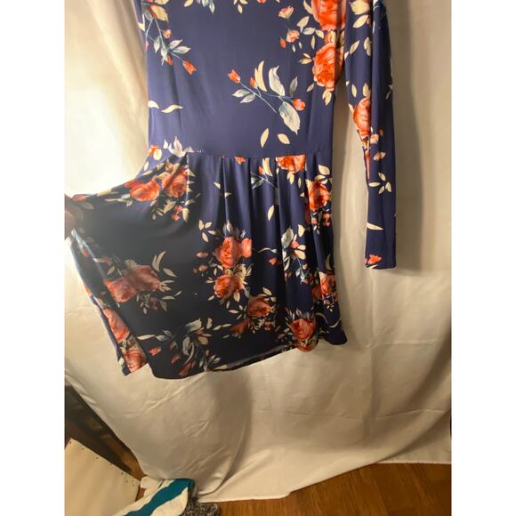 NWT Auselily Womens Size L Dark Blue w Red Roses Soft long Sleeve - Picture 12 of 16